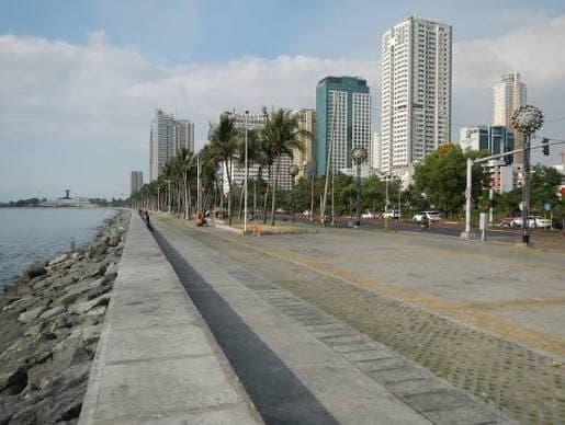 Roxas Boulevard Baywalk